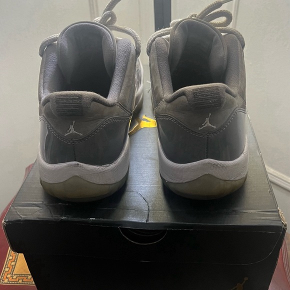 Air Jordan 11 Low - COOL GREY (2018) - Picture 2 of 11